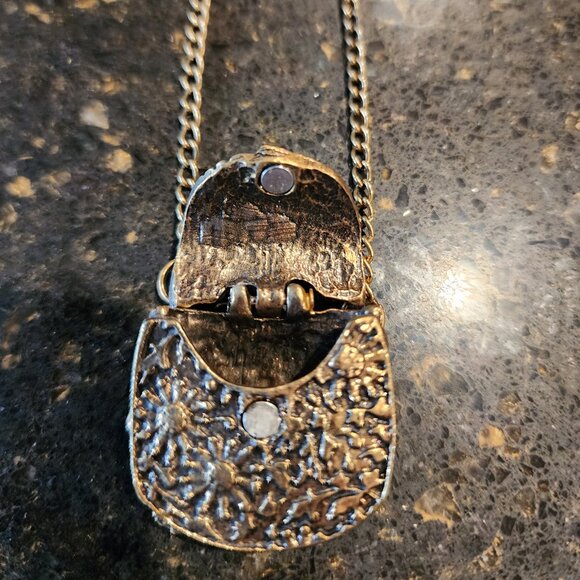 ALI KHAN BRONZE PURSE NECKLACE WITH FLOWER DETAIL - Picture 2 of 5